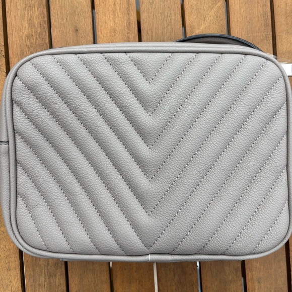 Victoria’s Secret Quilted Gray Crossbody Bag - Picture 4 of 7